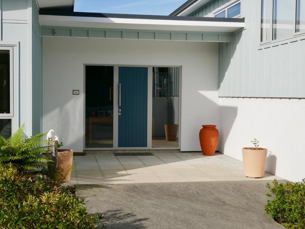 Aston Road Villa Bed & Breakfast Waikanae Buitenkant foto